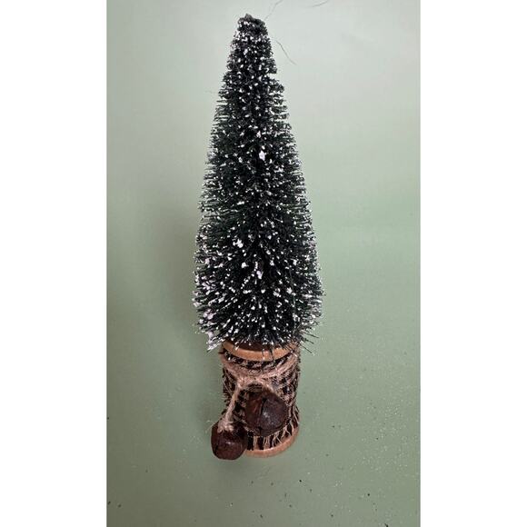 Handcrafted Bottle Brush Tree on Decorated Thread Spool Holiday Décor SPT11 - Picture 2 of 3